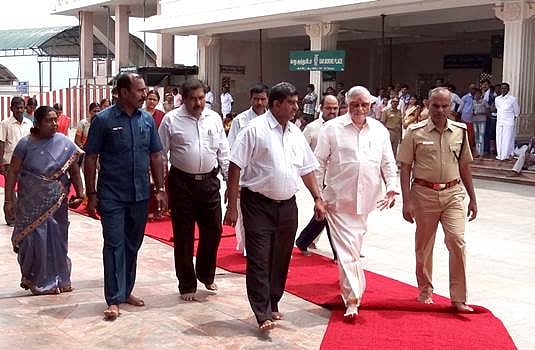 பழனிக்கோயிலில் கேரள ஆளுநர் சுவாமி தரிசனம்